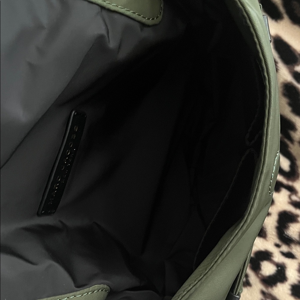 ๐ Marc Jacobs Cross Body Bag ๐ - Picture 4 of 9